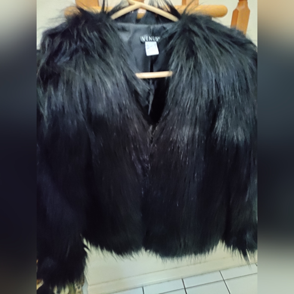 Venus unreal passage faux fur